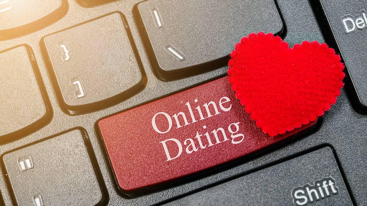 14 Tips To Help Keep You Safe When Dating Online Or Using Apps