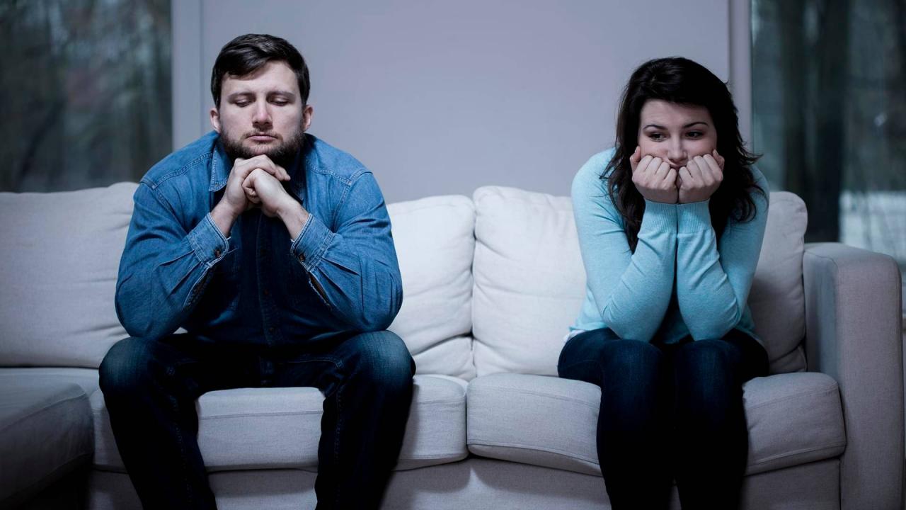 6 Signs Your Marriage Is Falling Apart – And How To Fix It